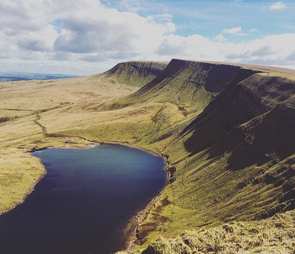 A hike through the Brecon Beacons with JT Expeditions - how to go multi day hiking top tips