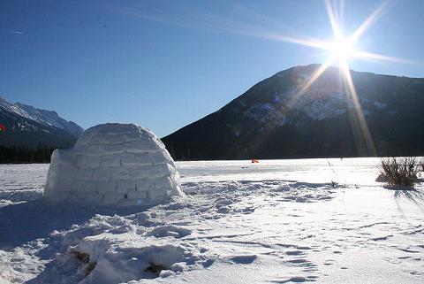 How to: make an igloo in Britain