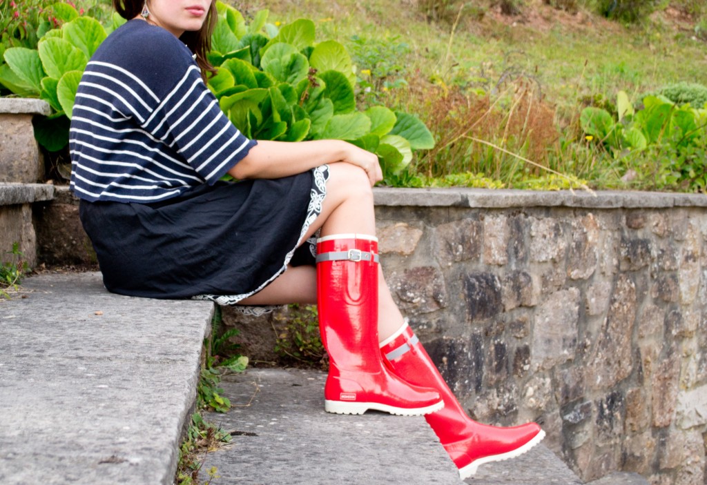 Novesta Strawberry Missy rain boots go down the farm